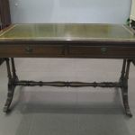 576 2202 COFFEE TABLE